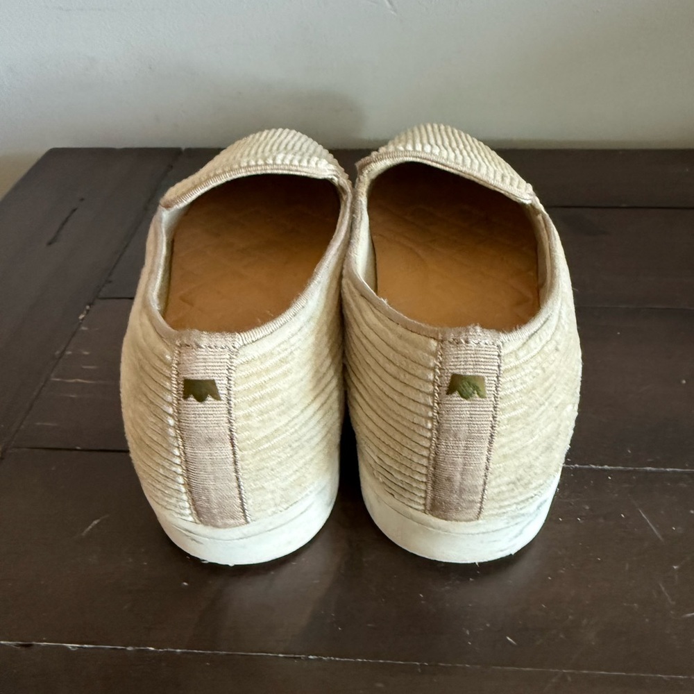 Birdies The Starling Slip On Loafers Cream Corduroy Size 7 Flats - Picture 3 of 5